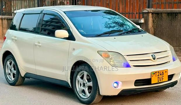Toyota IST 2005 White