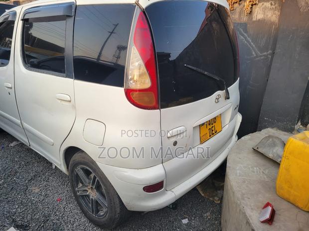 Toyota Fun Cargo 2005 White
