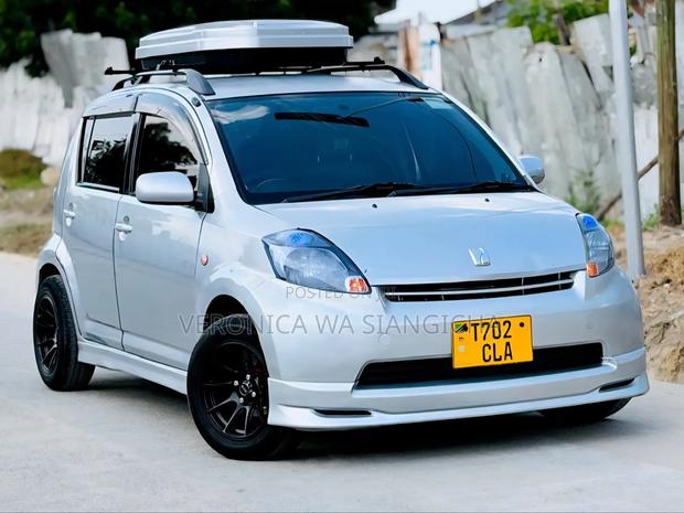 Toyota Passo 2004 Silver
