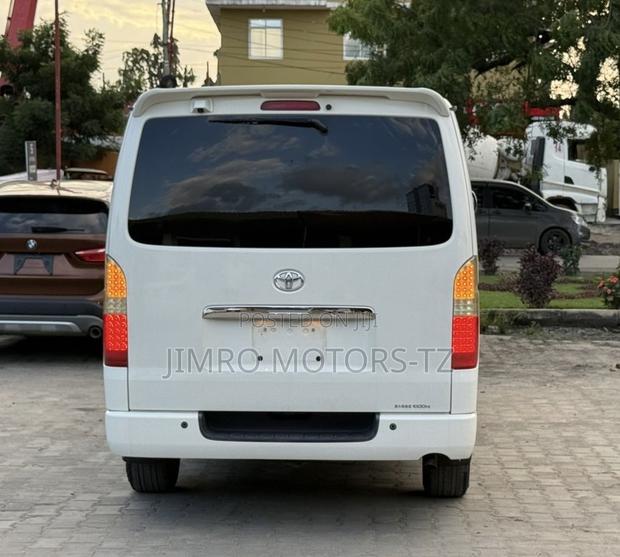 Toyota Harrier 2007 White