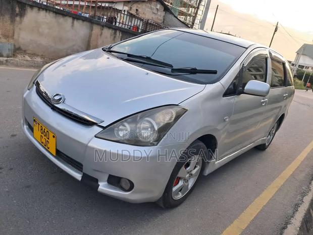 Toyota Wish 2003 Silver