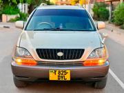Toyota Harrier 2003 Gold for sale