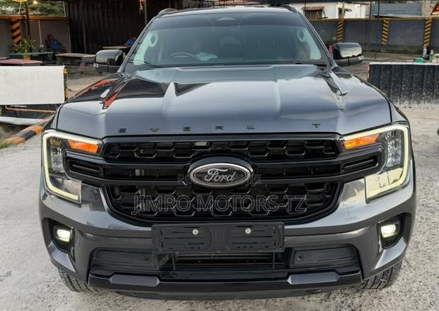 Ford Everest 2024 Black
