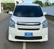 Toyota Noah 2010 White for sale