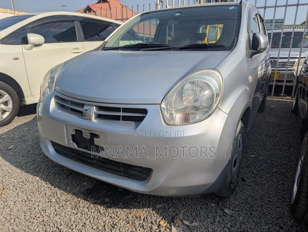 Toyota Passo 2010 Silver