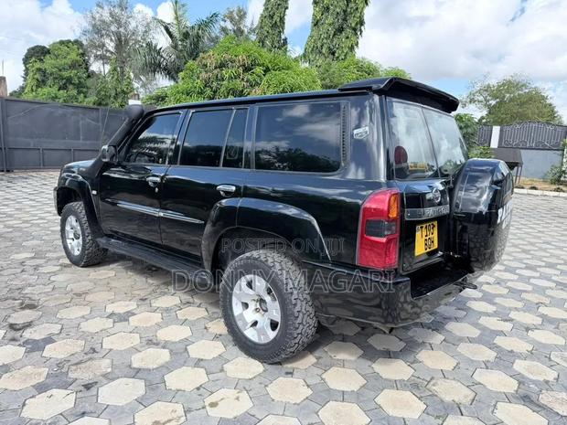 Nissan Patrol 2007 Black
