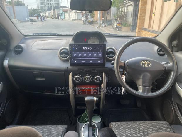 Toyota IST 2004 Silver
