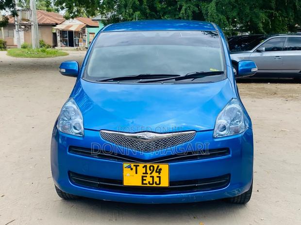 Toyota Ractis 2009 Blue