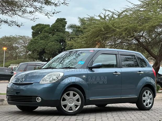Mazda Verisa 2005 Blue