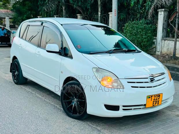 Toyota Corolla Spacio 2005 White