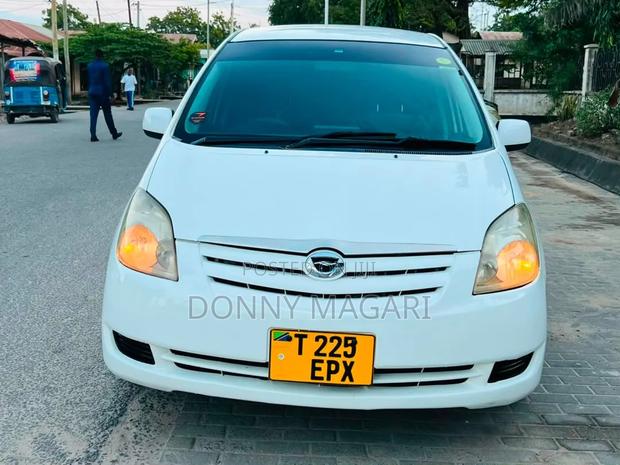 Toyota Corolla Spacio 2005 White