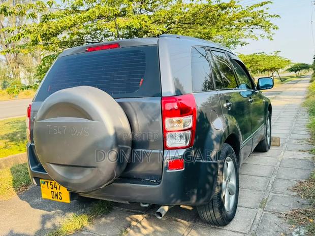 Suzuki Escudo 2008 Gray