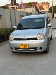 Toyota Sienta 2005 Silver for sale