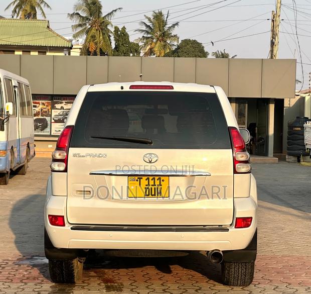Toyota Land Cruiser Prado 2005 White