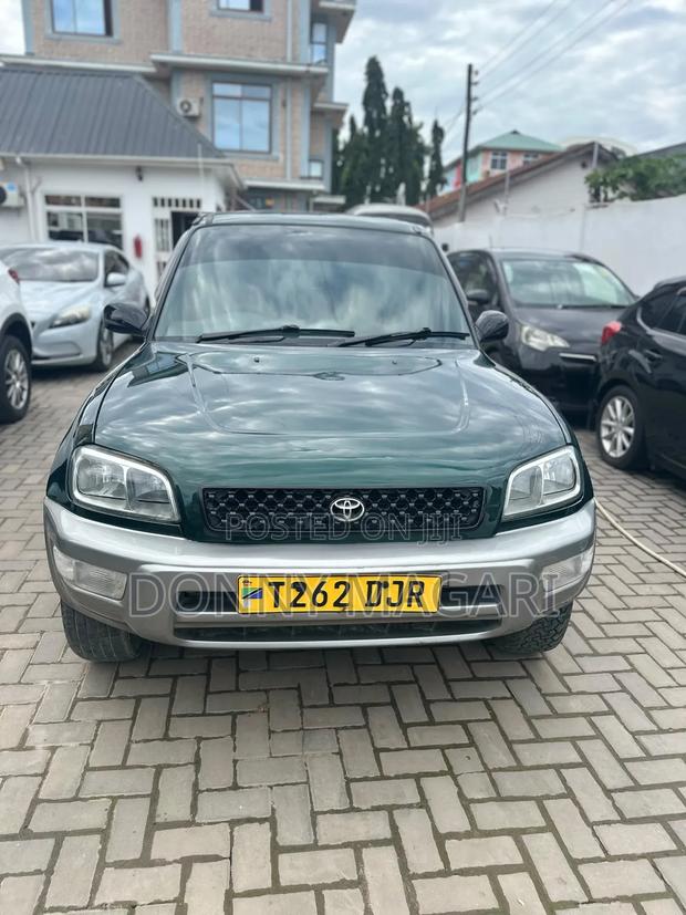 Toyota RAV4 1999 Green