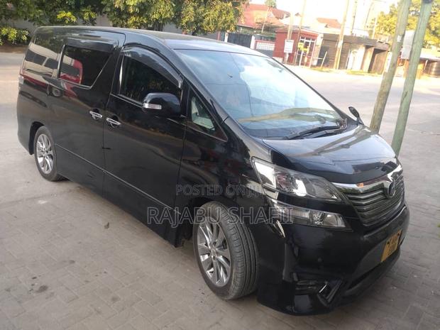 Toyota Vellfire V 2.4 FWD 7-Seater 2011 Black