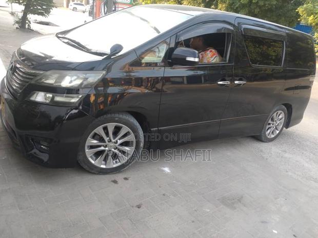 Toyota Vellfire V 2.4 FWD 7-Seater 2011 Black