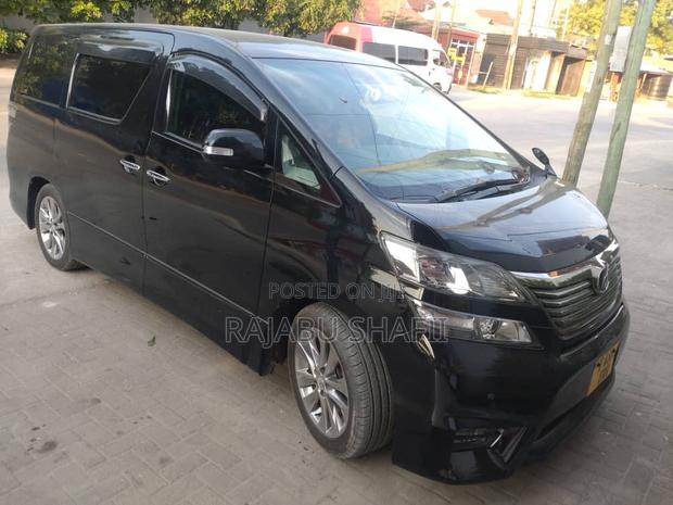 Toyota Vellfire V 2.4 FWD 7-Seater 2011 Black