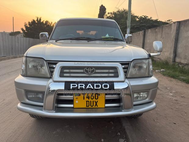 Toyota Land Cruiser Prado 2.7 16V 3dr 2000 Silver