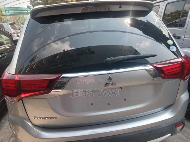 Mitsubishi Outlander 2015 Silver