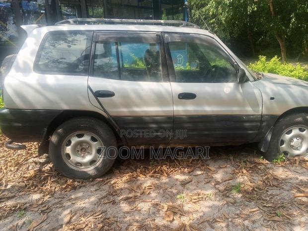 Toyota RAV4 1997 Silver