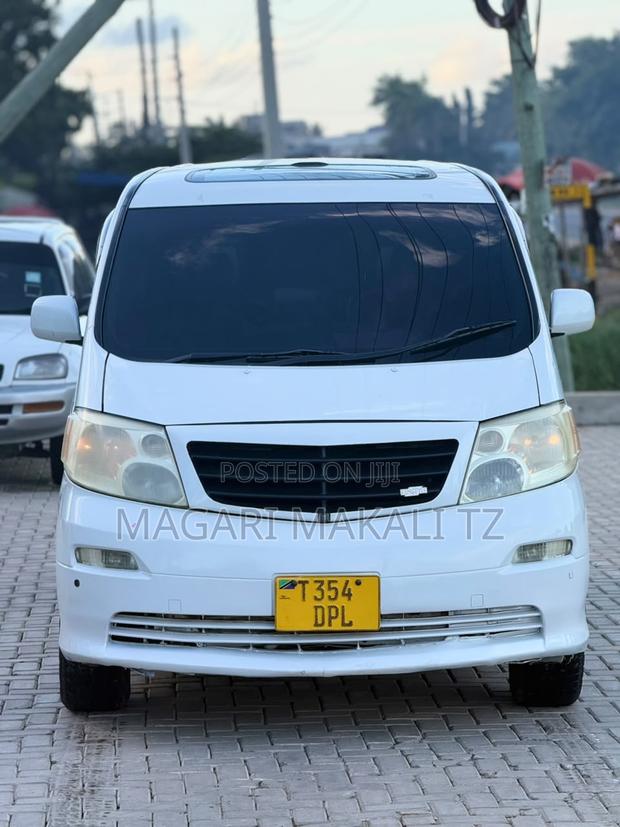 Toyota Alphard 2.4 Petrol AWD 2005 White