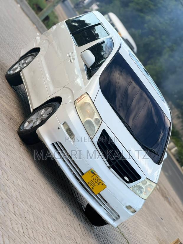 Toyota Alphard 2.4 Petrol AWD 2005 White