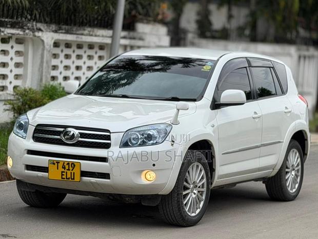 Toyota RAV4 2.5 2010 White