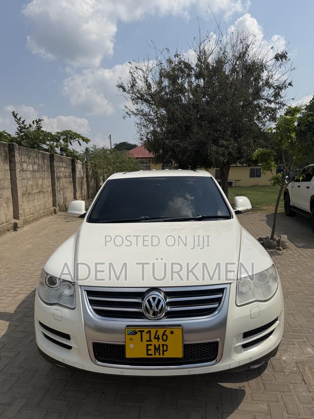 Volkswagen Touareg 2010 White