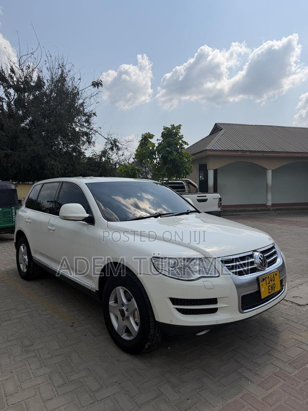 Volkswagen Touareg 2010 White