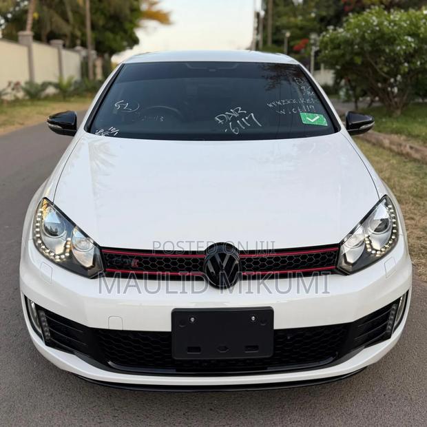 Volkswagen Golf GTI 2011 White