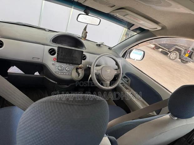 Toyota Sienta 2008 Silver