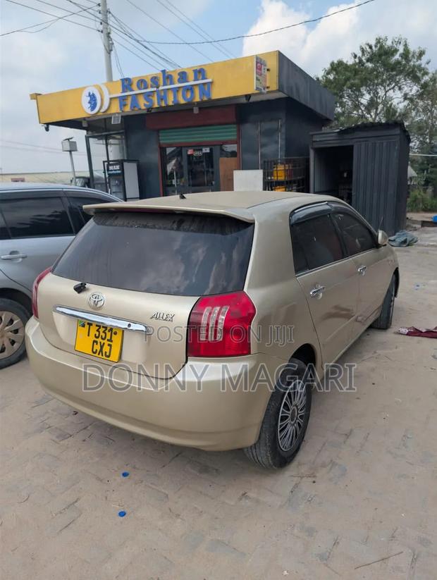 Toyota Corolla RunX 2007 Gold