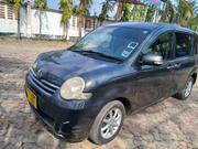 Toyota Sienta 2005 Gray for sale
