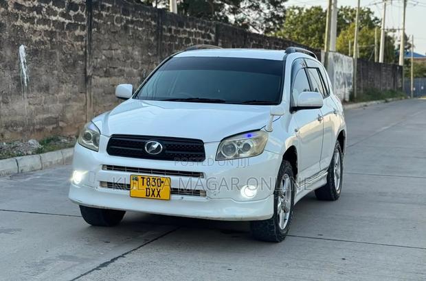 Toyota RAV4 2006 White