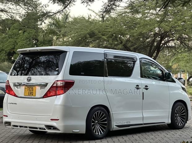 Toyota Alphard 2009 White