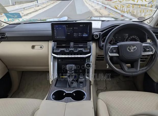 Toyota Land Cruiser 2024 Black