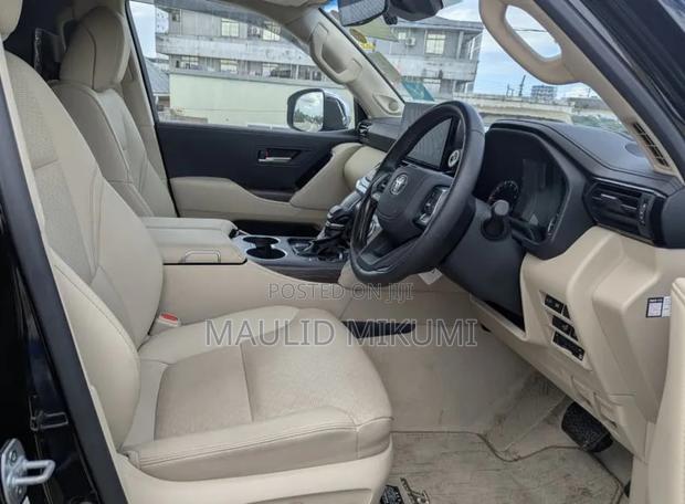 Toyota Land Cruiser 2024 Black