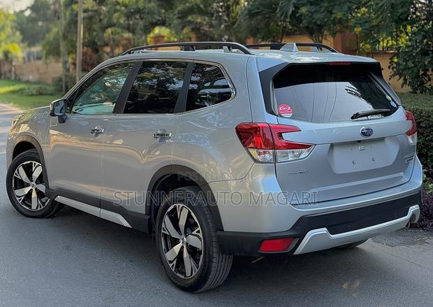 Subaru Forester 2019 Silver