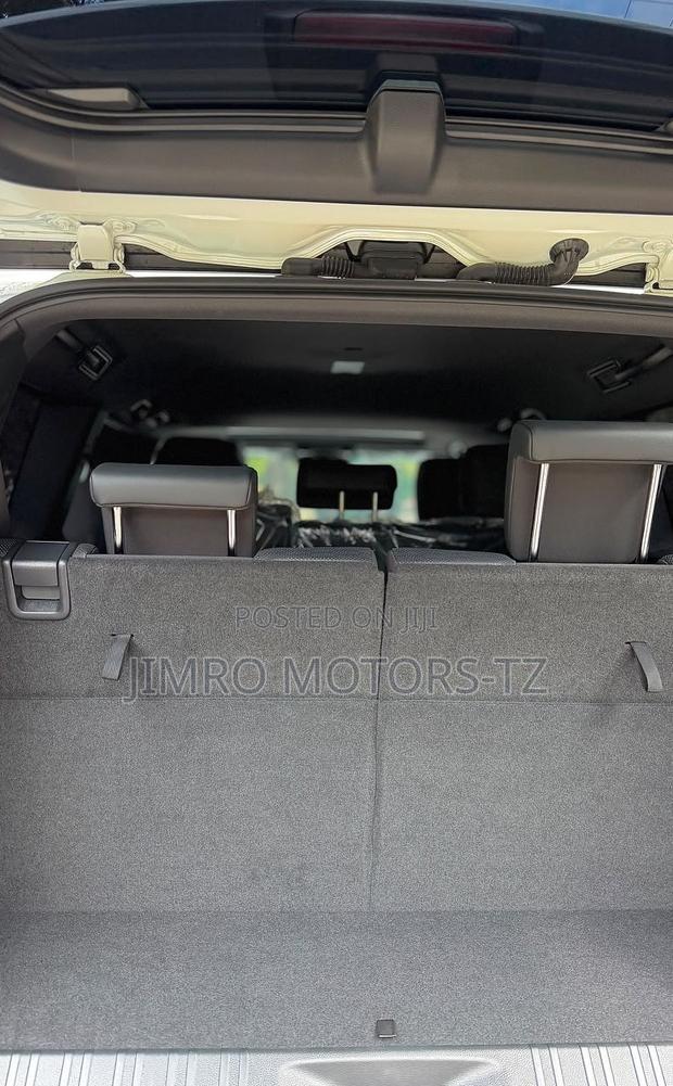 Toyota Land Cruiser Prado 2025 White