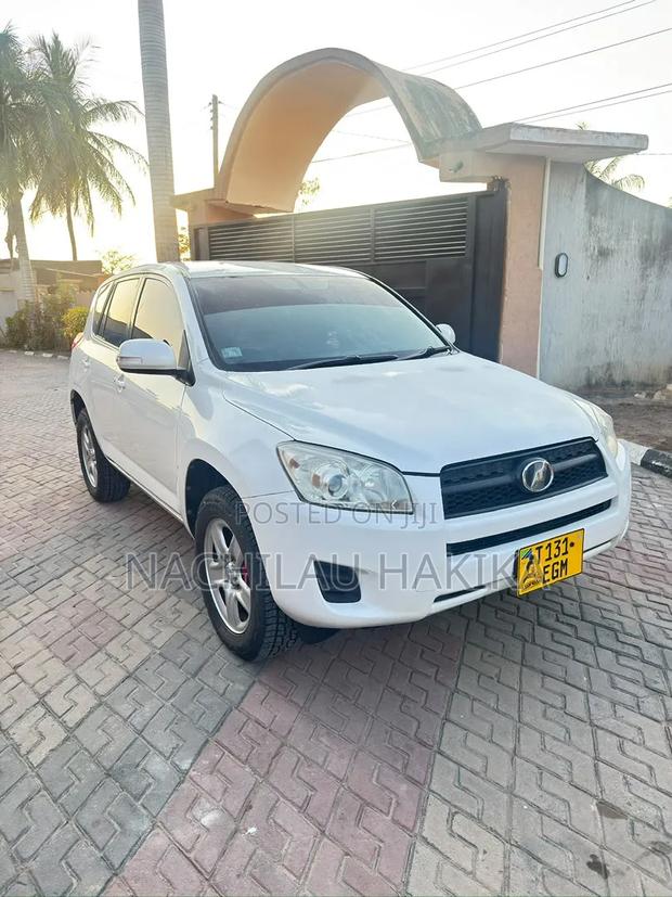 Toyota RAV4 2008 White