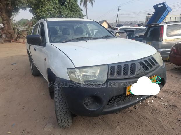 Mitsubishi Pajero 2004 White