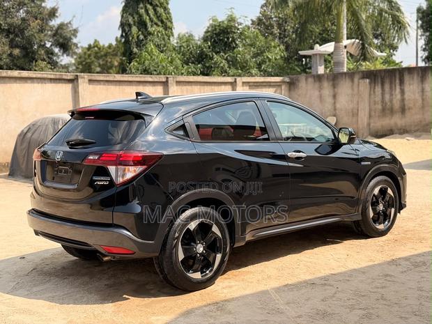 Honda Vezel 2015 Black