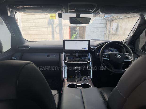 Toyota Land Cruiser 2025 Black