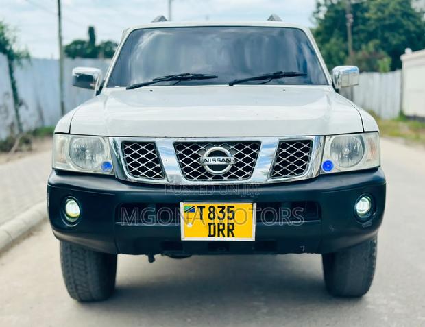 Nissan Patrol 2007 White