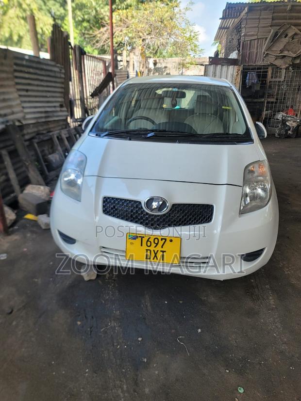 Toyota Vitz 2007 Pearl
