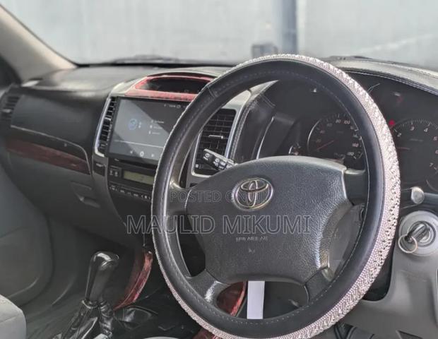 Toyota Land Cruiser Prado 2004 Gray