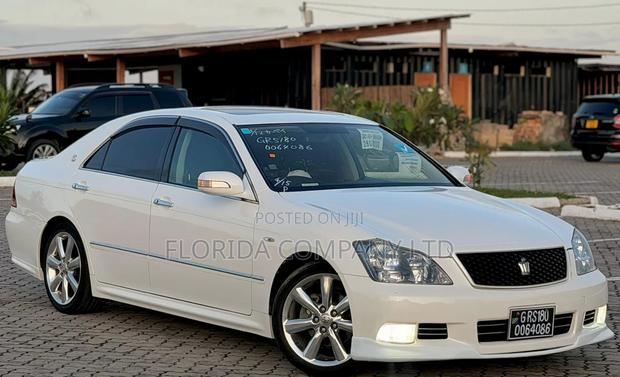 Toyota Crown 2007 White
