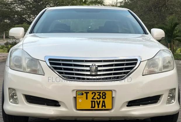 Toyota Crown 2008 White