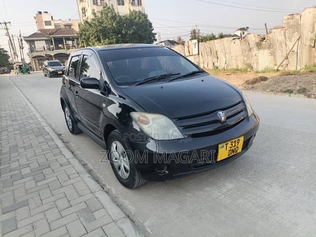 Toyota IST 2003 Black